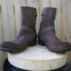 UGG Lancing Boots